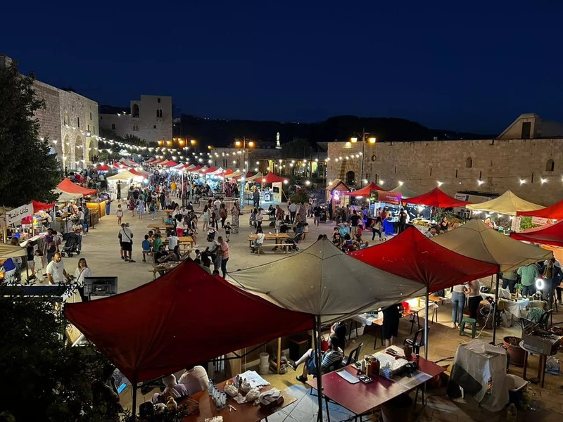 Cover Picture 2 Of DEQ Street Festival