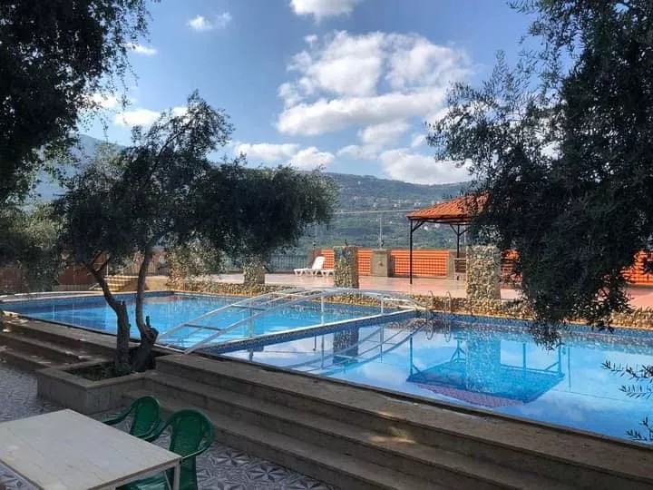 Cover Picture 1 Of Crystal Private Pool