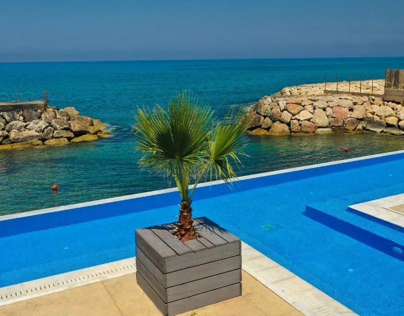 Cover Picture 2 Of Iris Beach Club