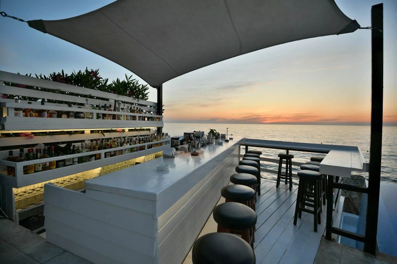 Cover Picture 2 Of Centrale Beirut
