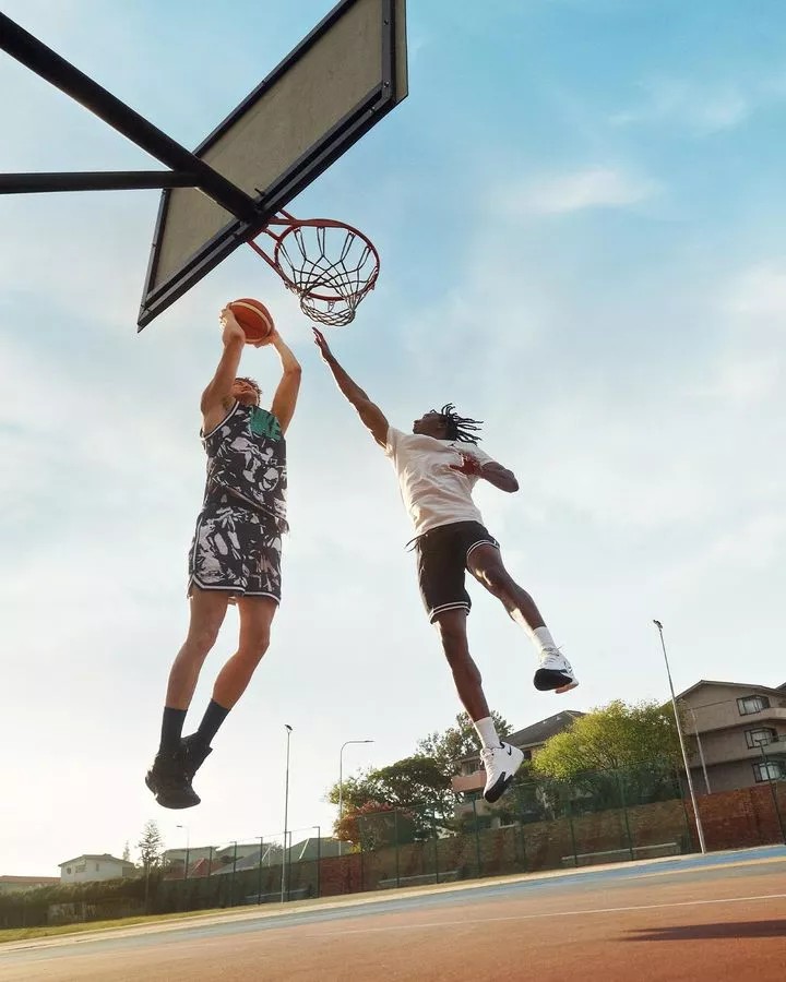 Cover Picture 2 Of intersport