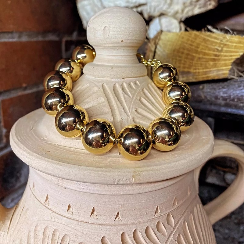 Cover Picture 1 Of Byblos accessories