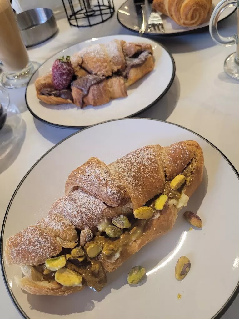Cover Picture 2 Of Croissant Bar