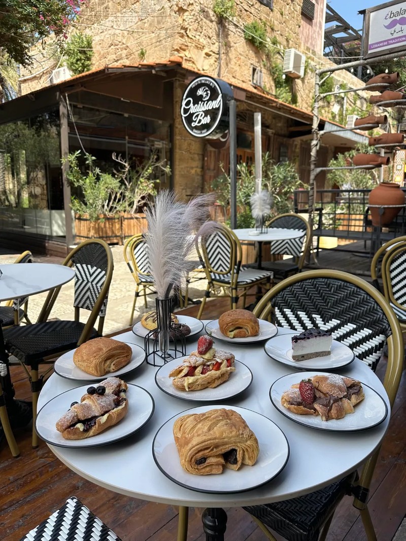 Cover Picture 1 Of Croissant Bar