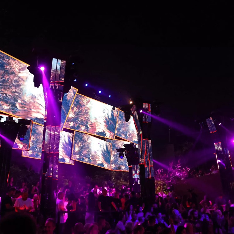 Cover Picture 1 Of Skybar