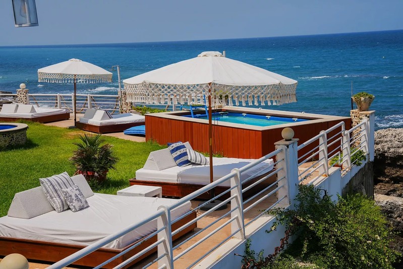 Cover Picture 1 Of Le Blanc Bleu