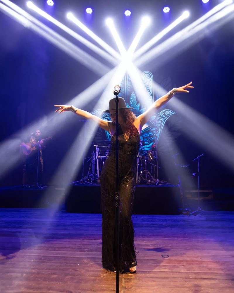 Cover Picture 2 Of Music Hall