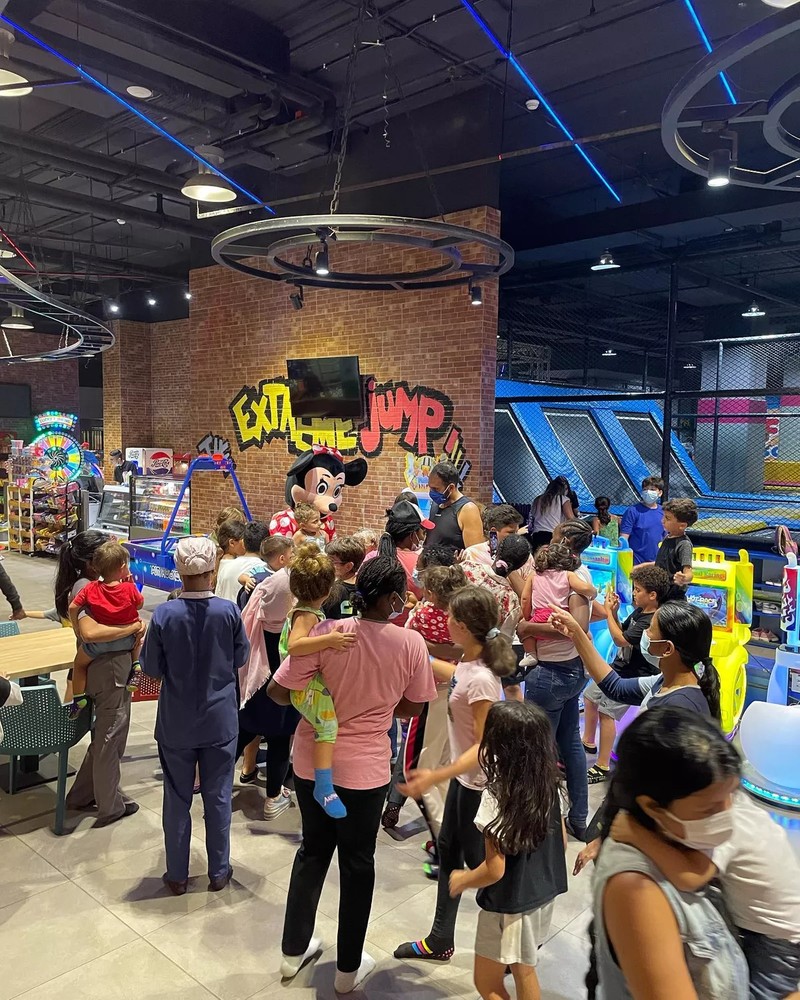 Cover Picture 2 Of Funsquare