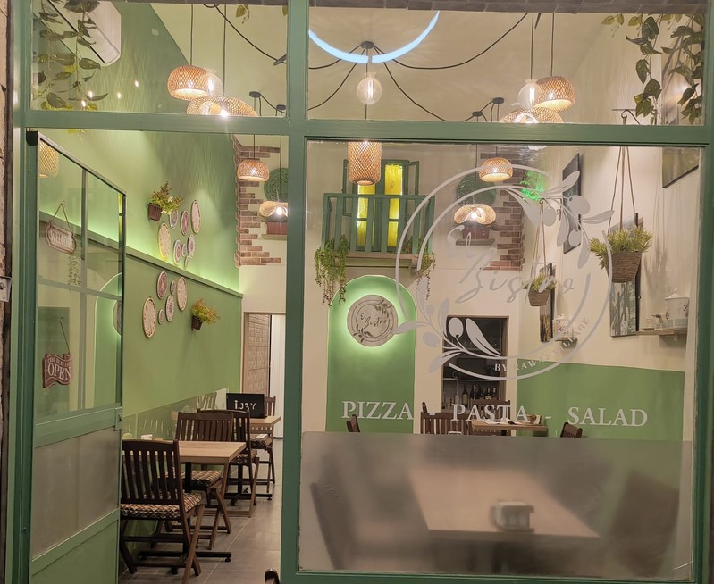 Cover Picture 1 Of El Bistro
