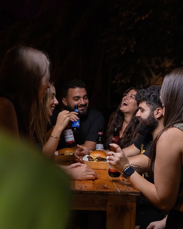 Cover Picture 2 Of TRUE BURGER