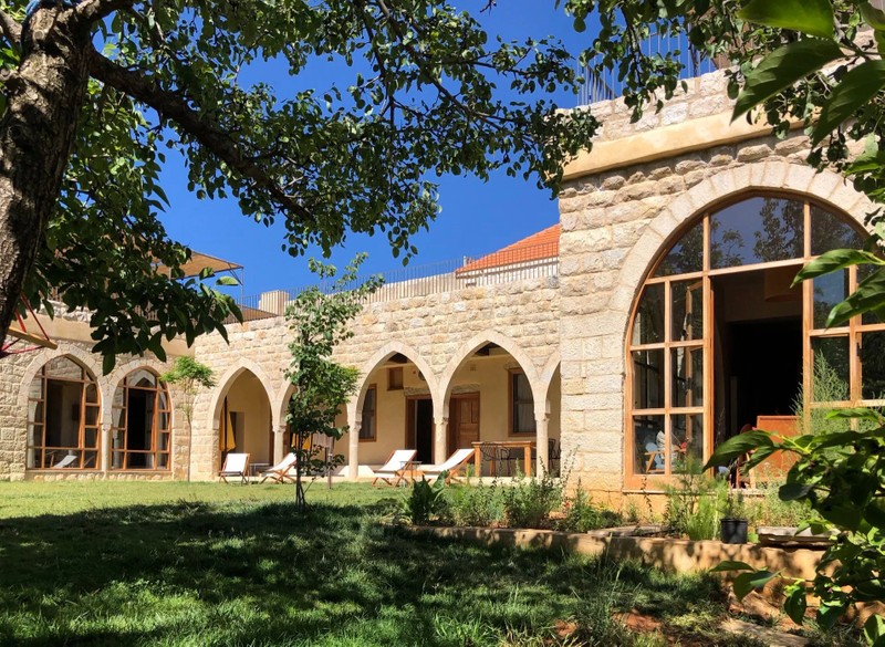 Cover Picture 2 Of La Maison Des Sources